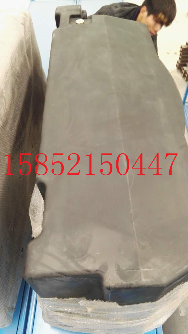 压路机洒水箱出售厂家 压路机洒水箱出售厂家